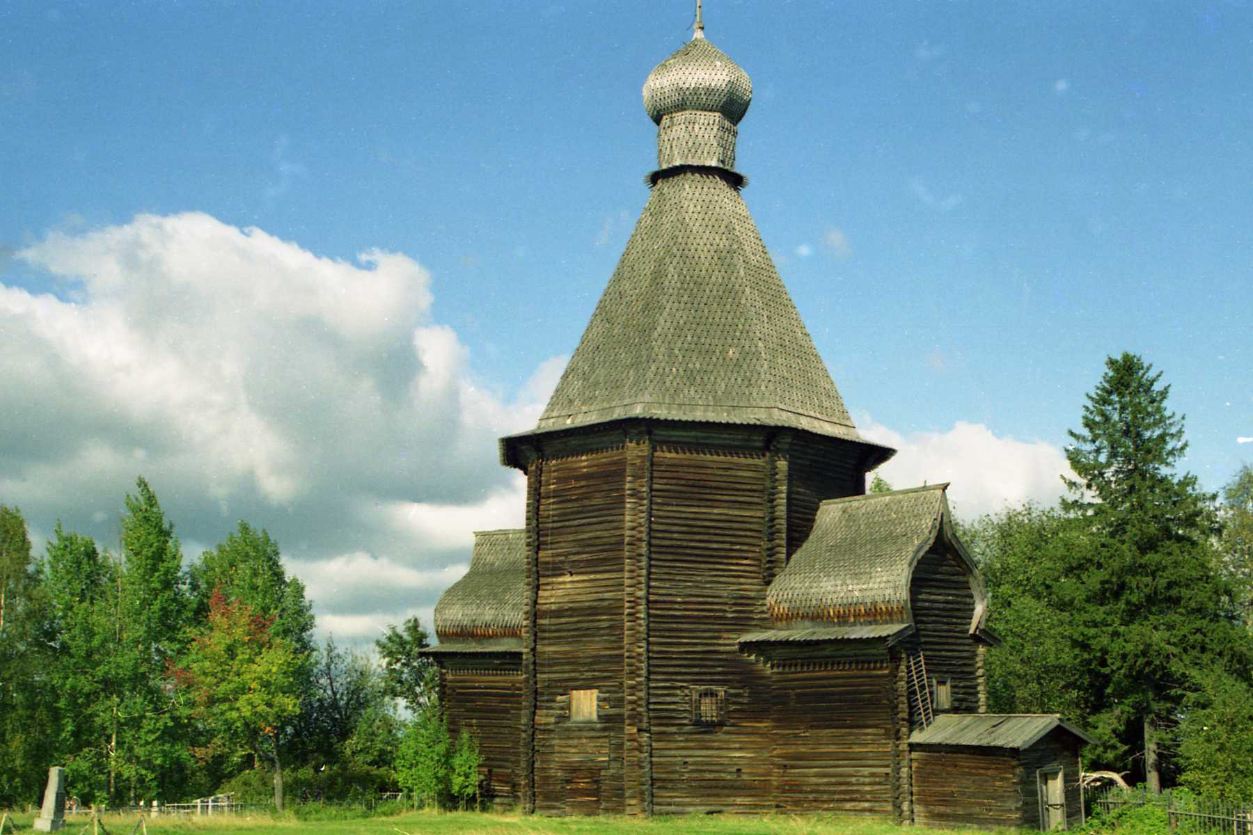 Никольская церковь в селе Лявля